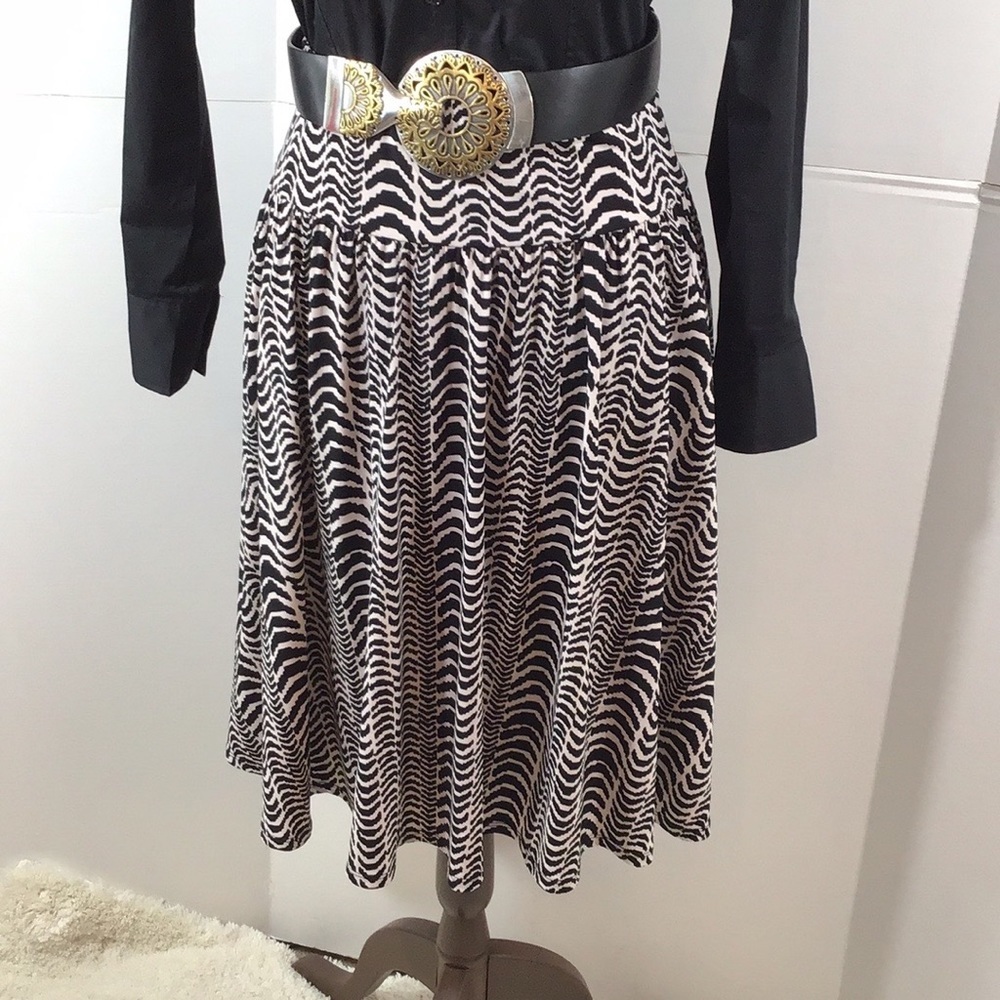 Kenneth Cole black and white full skirt S